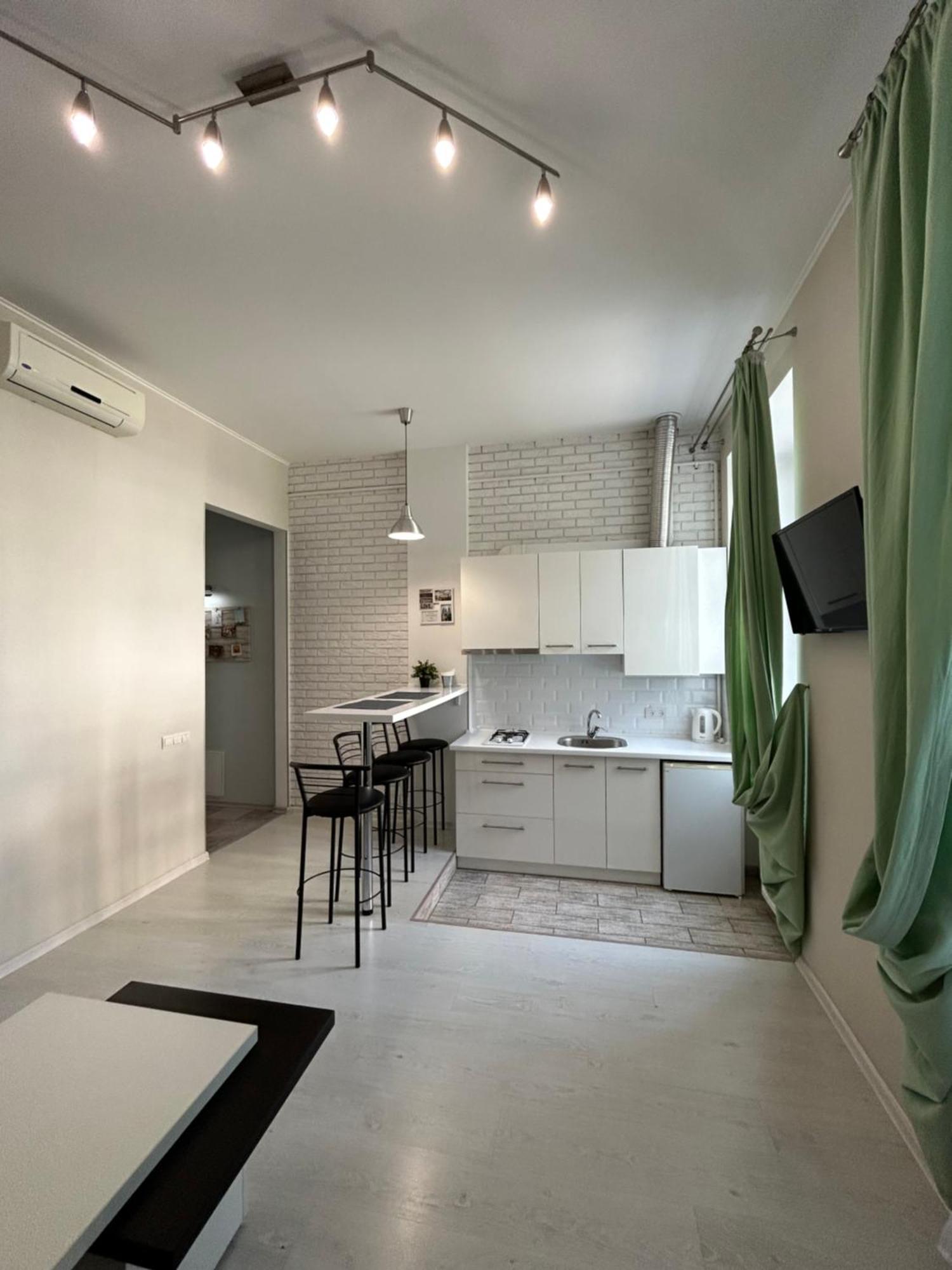 Modern Apartment In Old City Center Lviv Kültér fotó