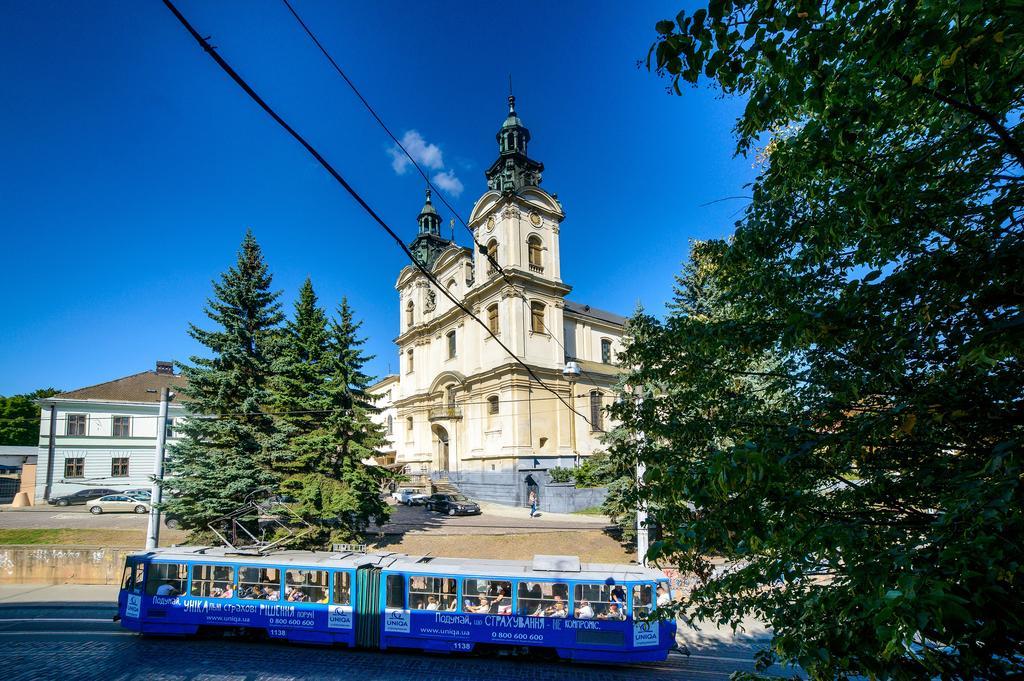 Modern Apartment In Old City Center Lviv Kültér fotó