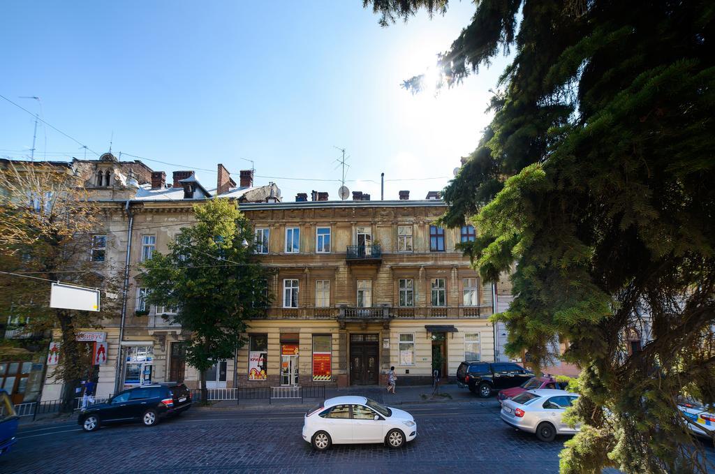 Modern Apartment In Old City Center Lviv Kültér fotó