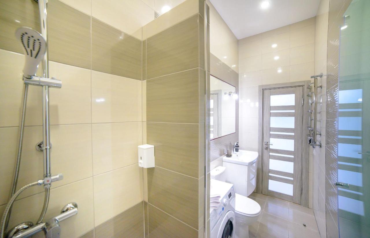 Modern Apartment In Old City Center Lviv Kültér fotó